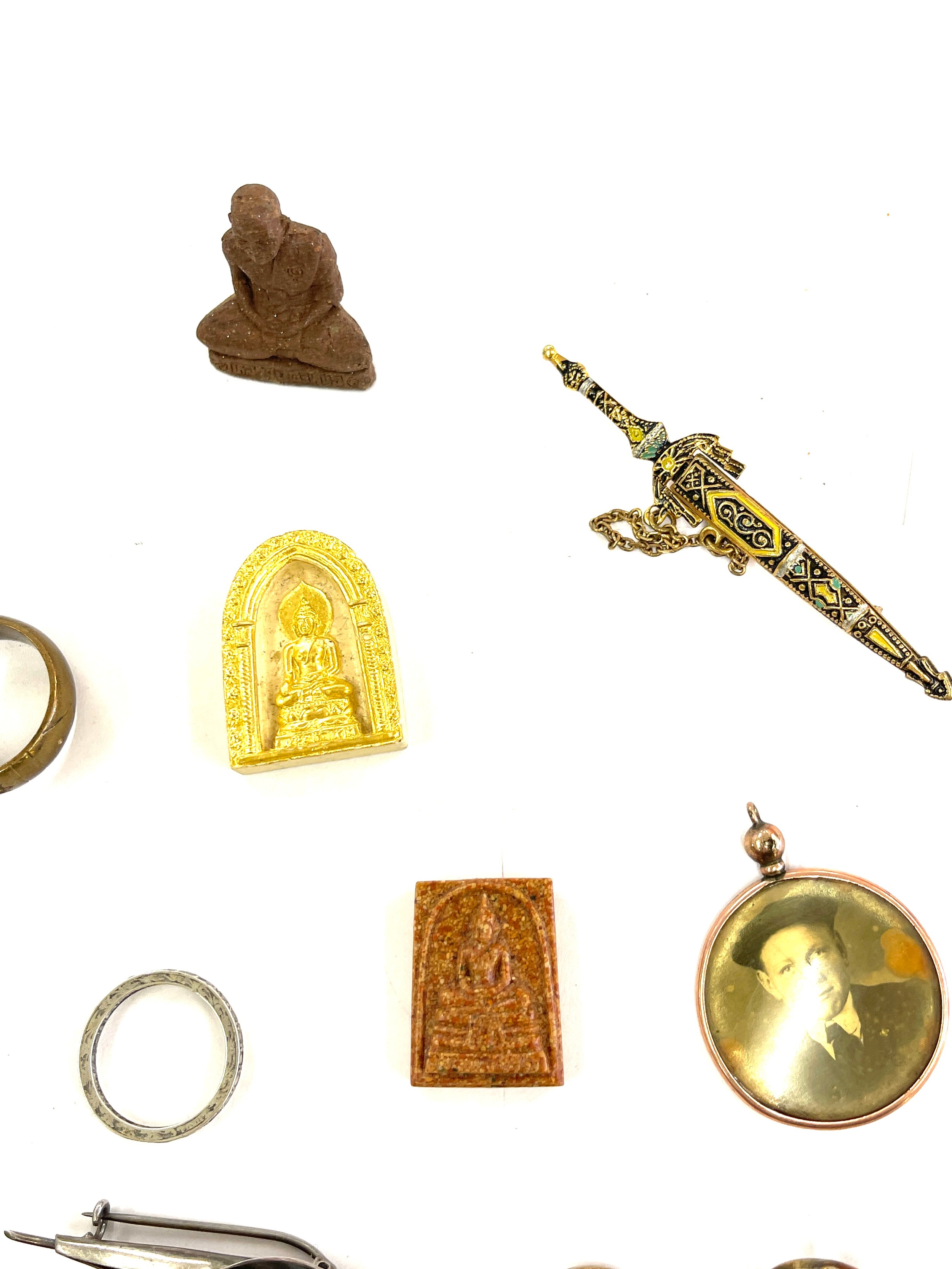 Antique and later jewellery to include marcasite race horse, miniature buddha, rings etc - Image 4 of 5