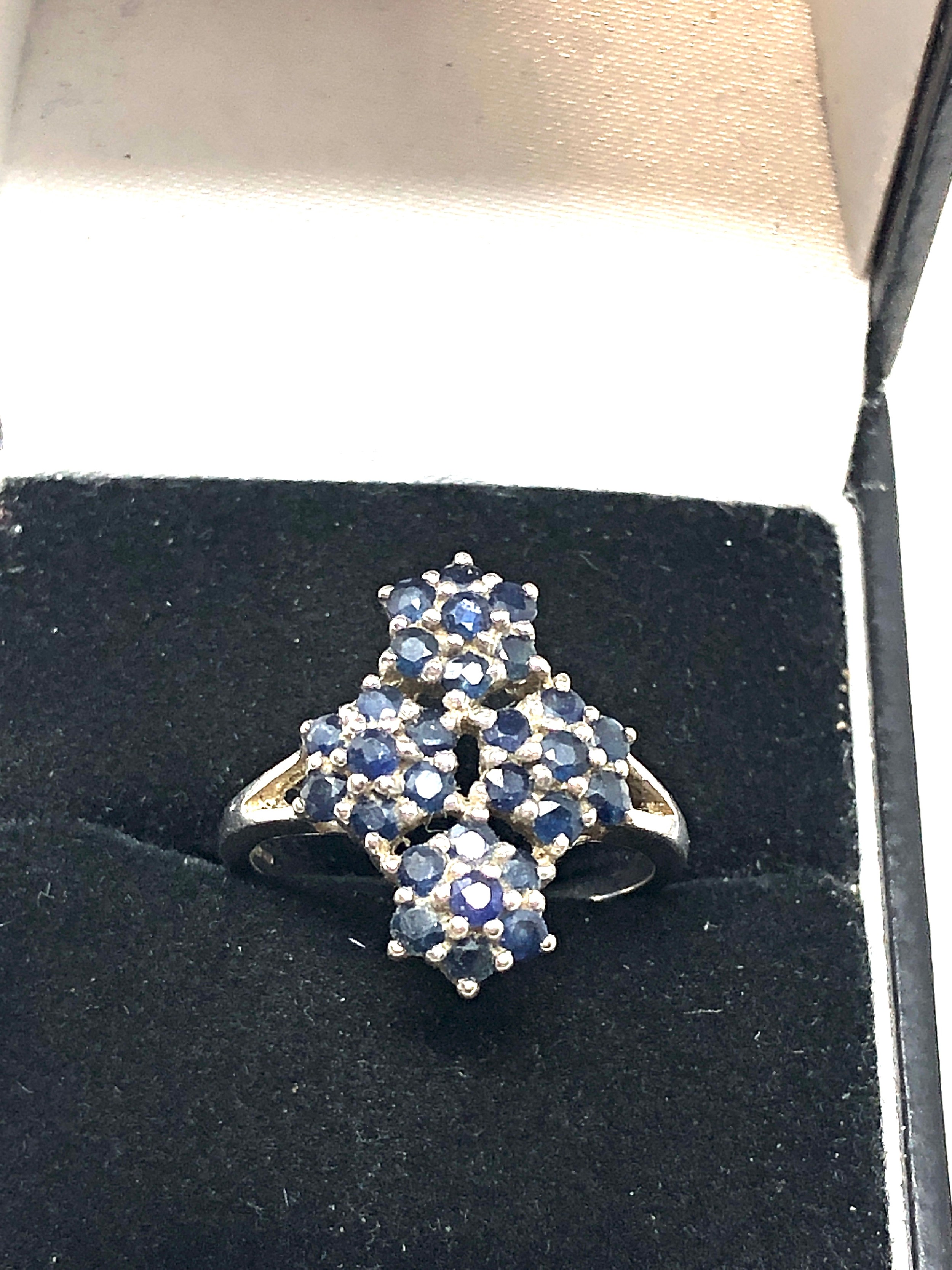 9ct white gold sapphire four floral clusters ring (3.4g)