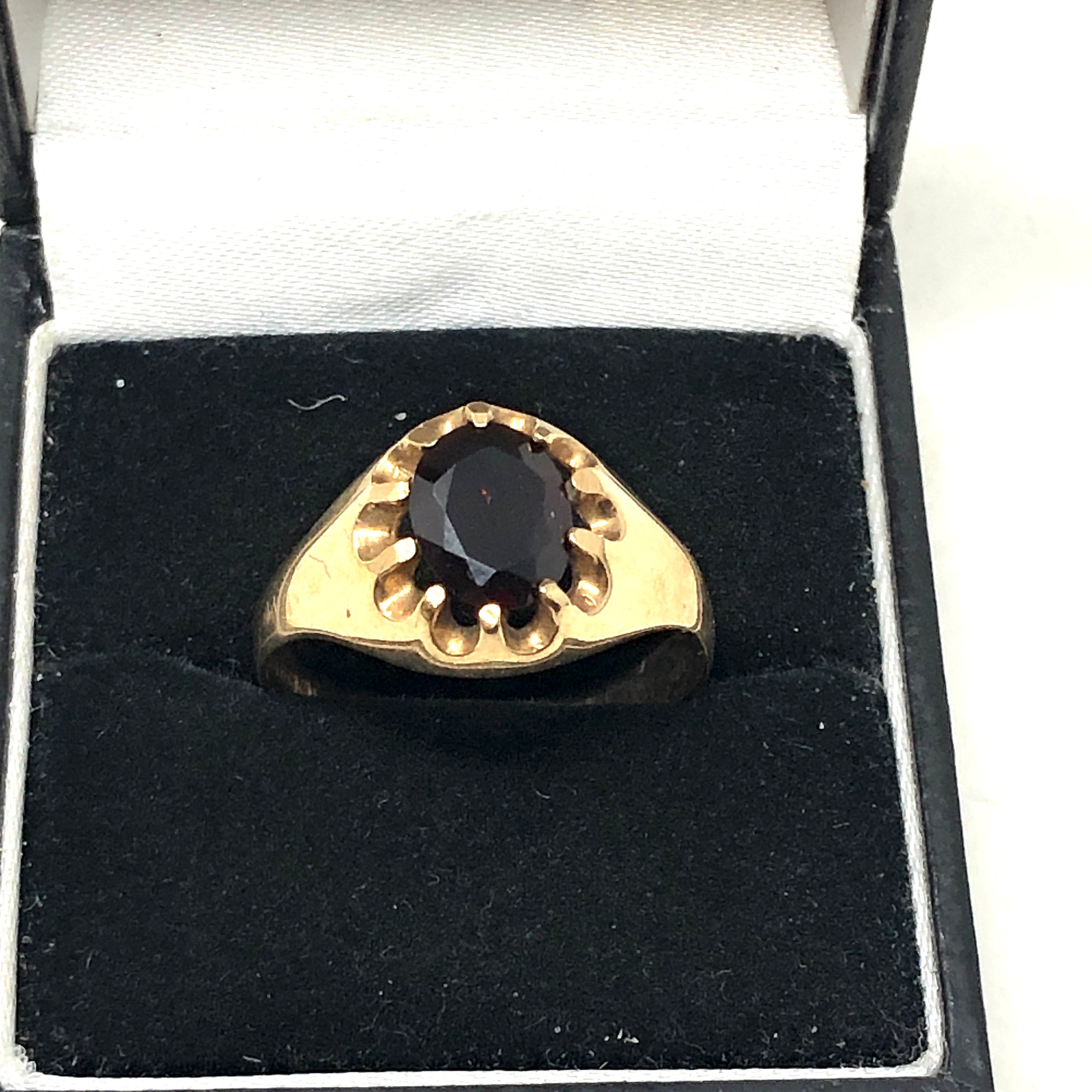 9ct gold vintage garnet solitaire buttercup setting ring (3.9g)