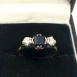 Fine vintage 18ct gold diamond & sapphire ring weight 3.1g