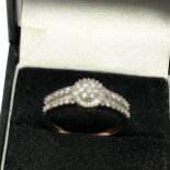Fine 9ct gold diamond ring est 0.60ct diamonds weight 3.4g