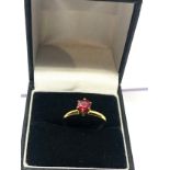 Vintage 14ct gold red gem stone ring weight 2.3g