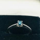 18ct white gold blue diamond ring weight 2.8g