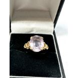 9ct gold amethyst solitaire ring with heart shaped openwork shank (2.9g)