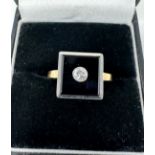 18ct gold Art deco diamond & black onyx ring weight 2.6g