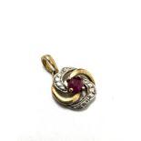Small 9ct gold ruby pendant weight 0.8g