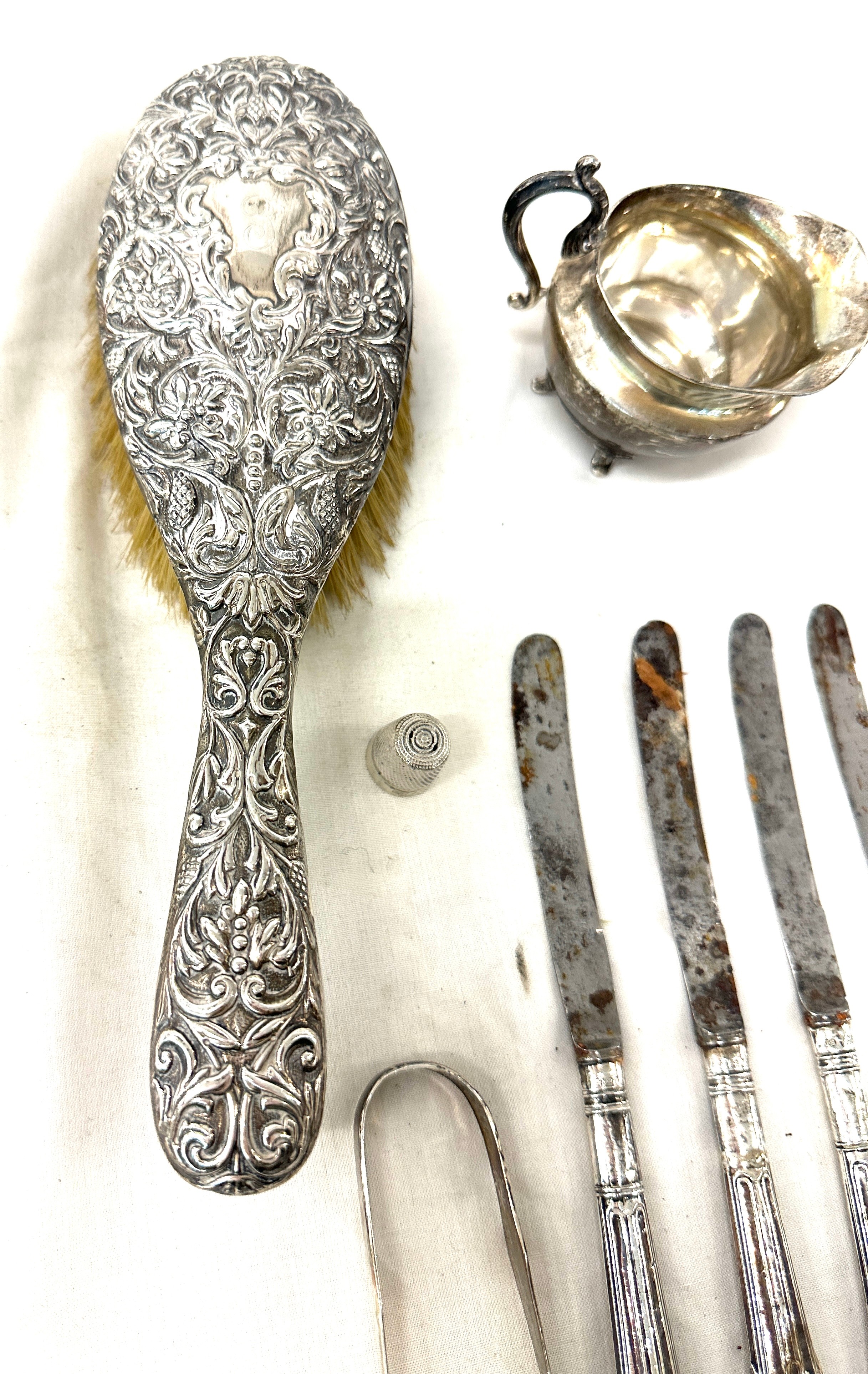 Selection of silver items includes silver handled knives, brush etc - Bild 8 aus 9
