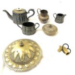 Selection of assorted metal ware includes brass etc