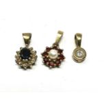 3 x 9ct yellow gold vintage pendants inc. pearl, garnet, sapphire & diamond (1.9g)