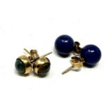 2 x 9ct yellow gold paired earrings inc. moss agate & lapis lazuli (2.9g)