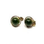 9ct gold vintage nephrite stud earrings (2.4g)