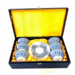 Cased St Petersburg 12 piece tes set, blue white and gold design