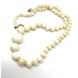 9ct gold clasp antique white coral graduated necklace (25.6g)