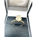 18ct gold vintage pearl twist ring (2.7g)