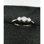 18ct yellow gold vintage diamond trilogy ring (2.2g)