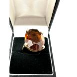 Chunky 9ct gold brown stone ring (10.4g)