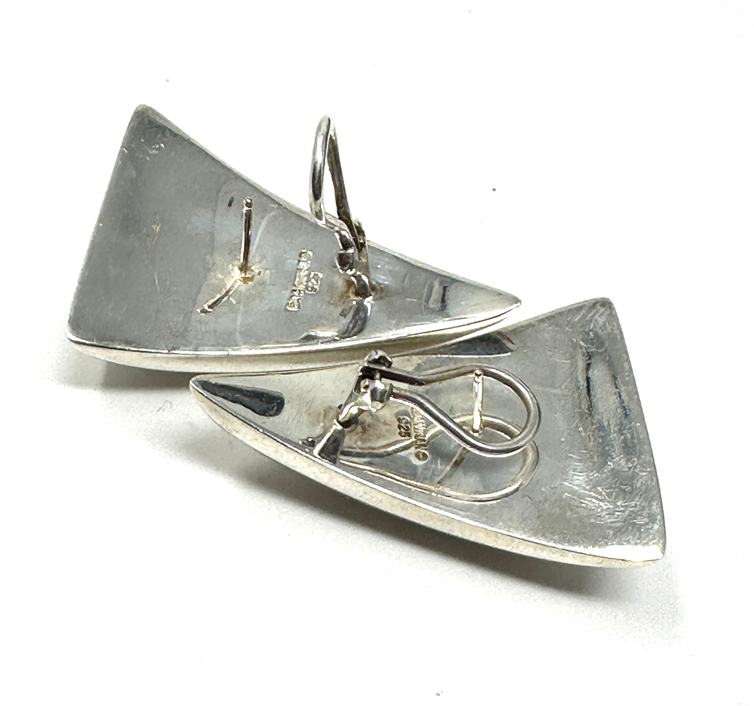 925 silver modernist earrings signed with gold posts by bayanihan (15.8g) - Image 2 of 3