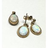 9ct gold opal earrings & pendant set (3.9g)