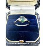 9ct gold diamond & green sapphire dress ring (1.7g)