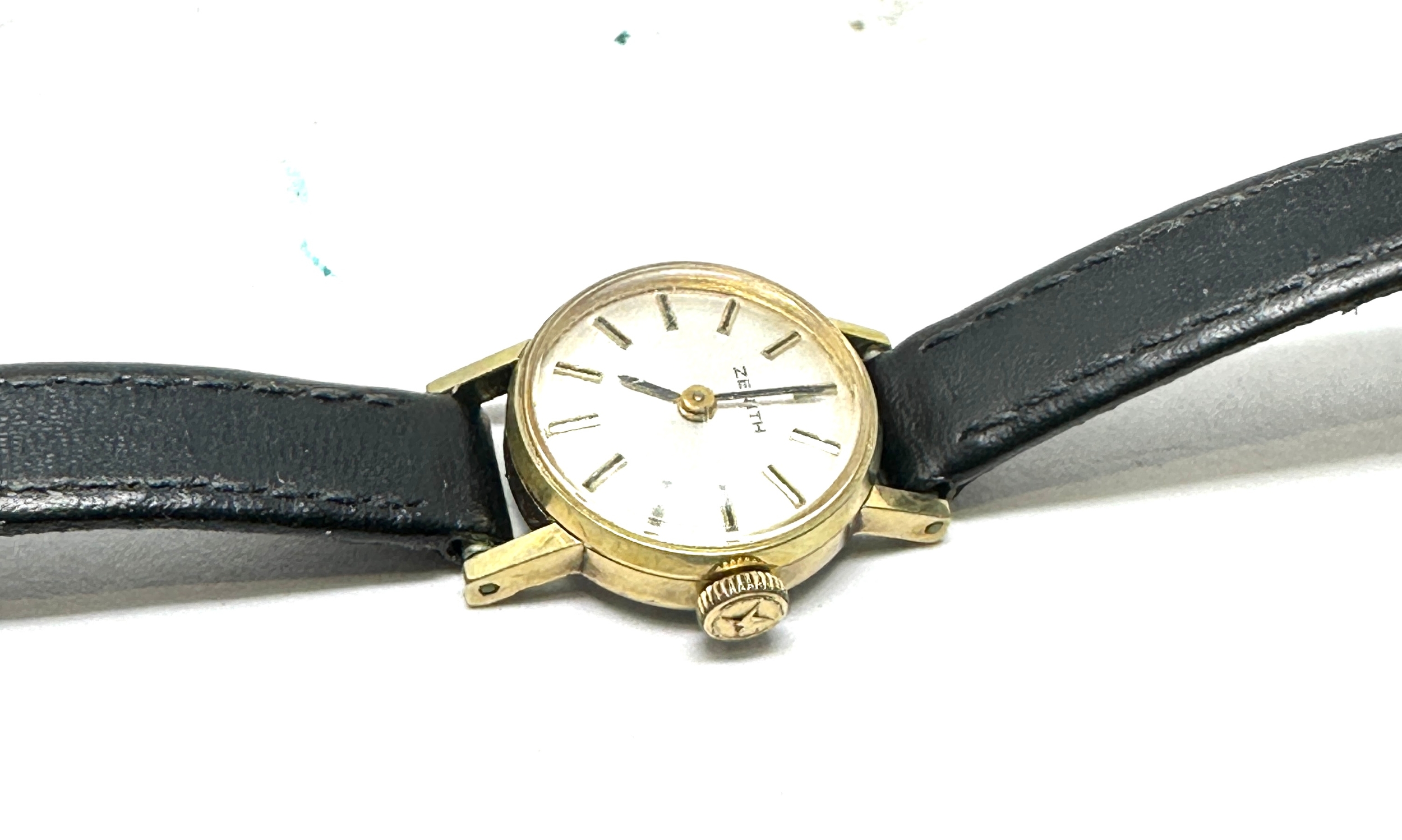 Vintage presentation ladies Zenith wrist watch the watch is ticking