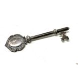 Large hallmarked silver key measures approx 10.5cm long Birmingham silver hallmarks weight