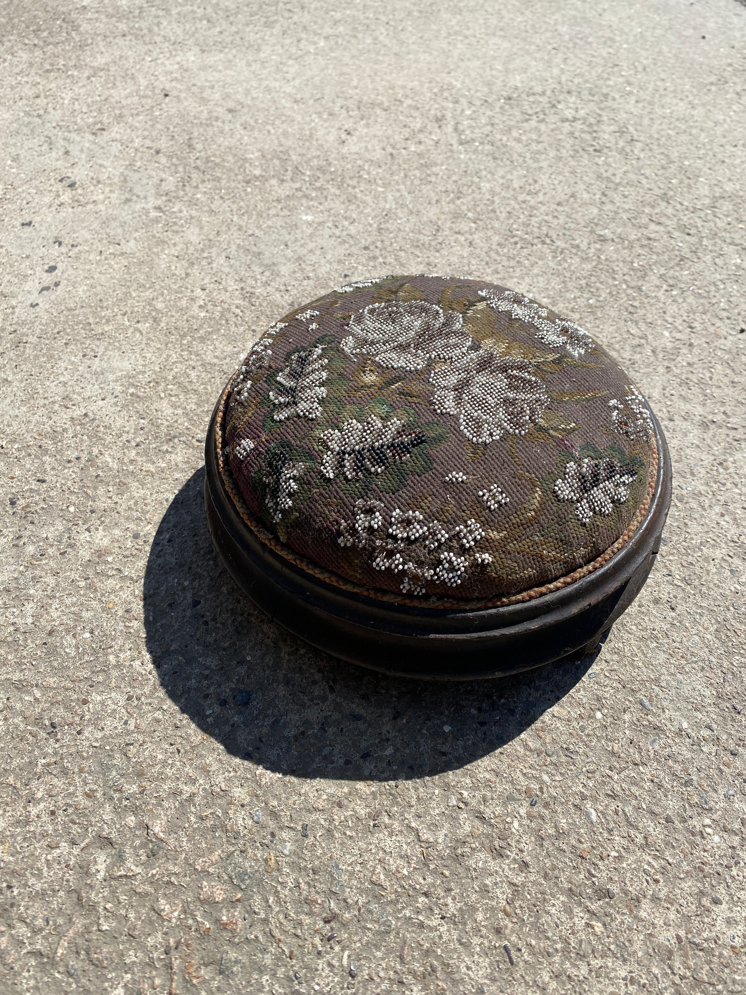 Vintage embroided prayer stool - Image 3 of 3