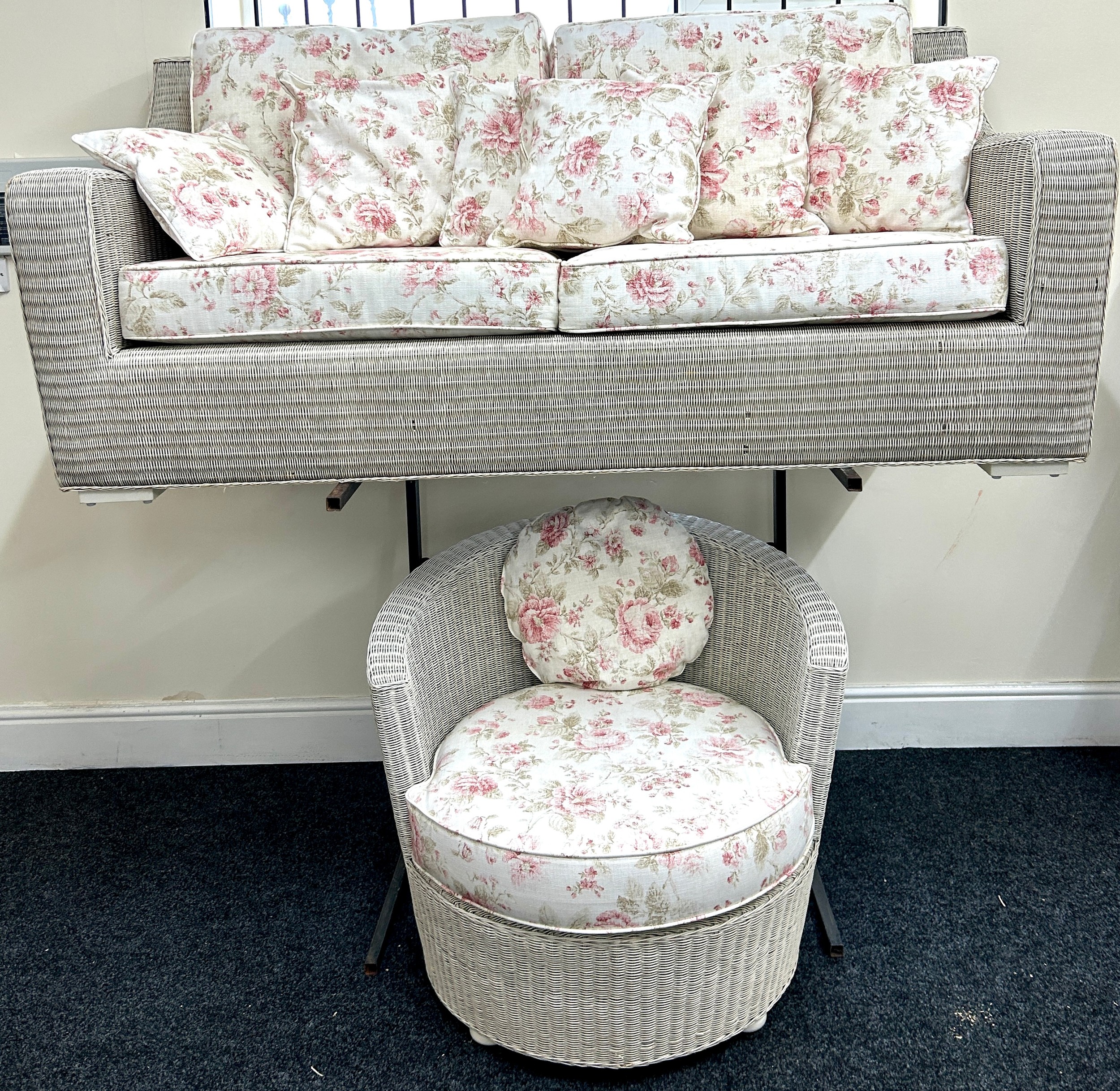 Wicker conservatory set consisting of 5 pieces to include a 2 seater, chair, coffee table and 2 side - Image 6 of 7