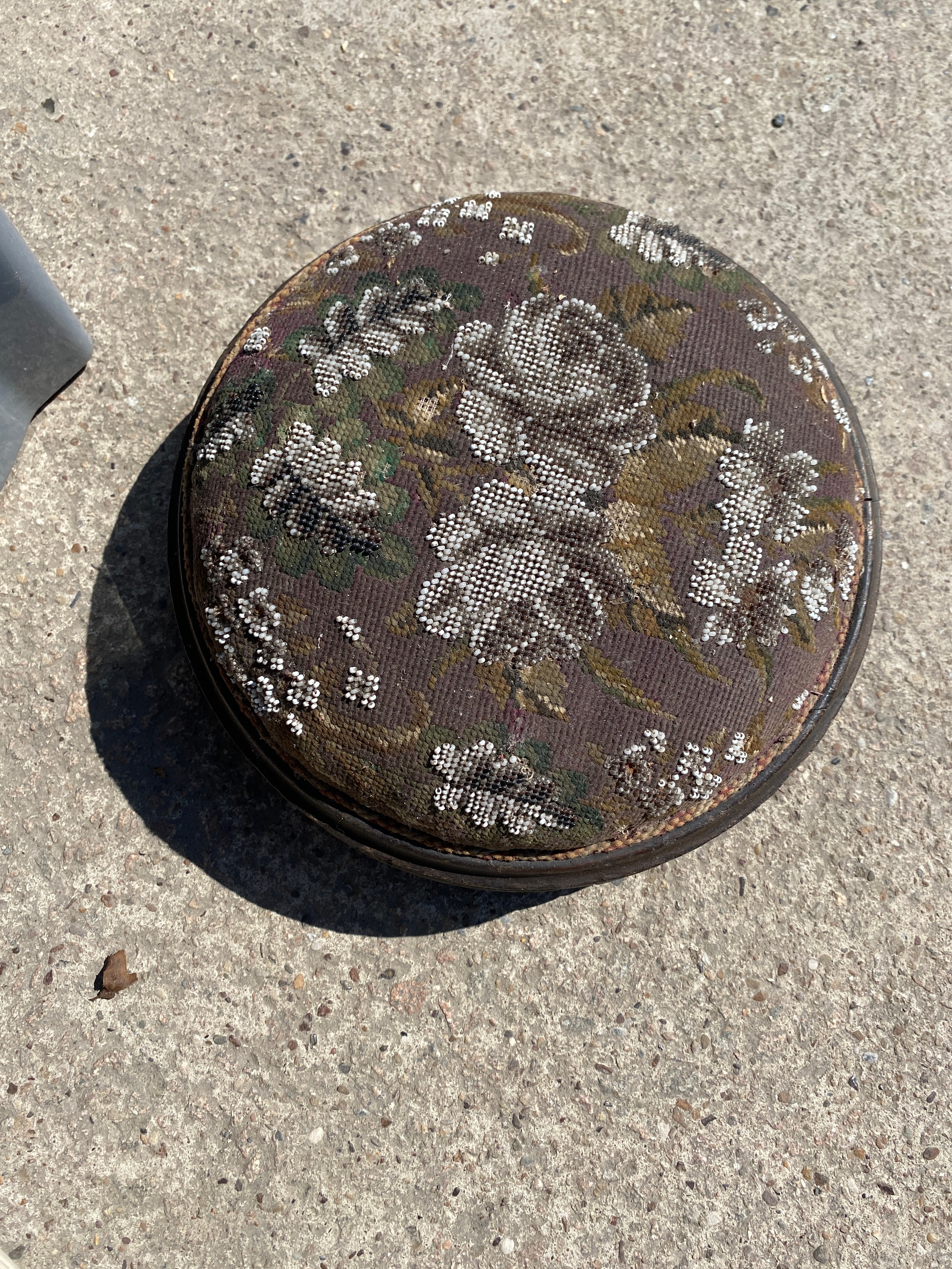 Vintage embroided prayer stool - Image 2 of 3