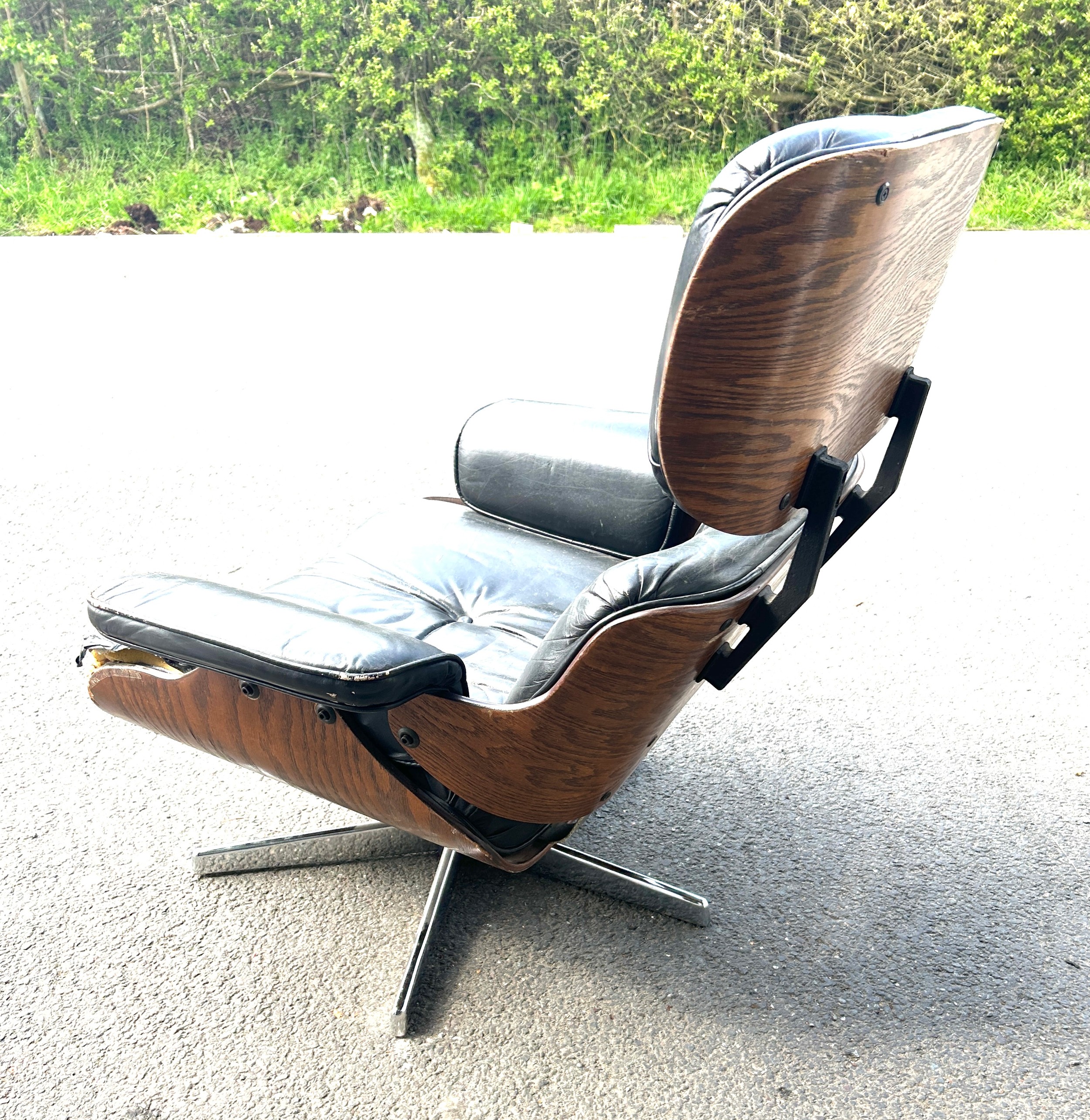 1970s Eames style lounge chair in leather, - Image 3 of 4