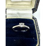 18ct white gold diamond solitaire ring (2.8g)