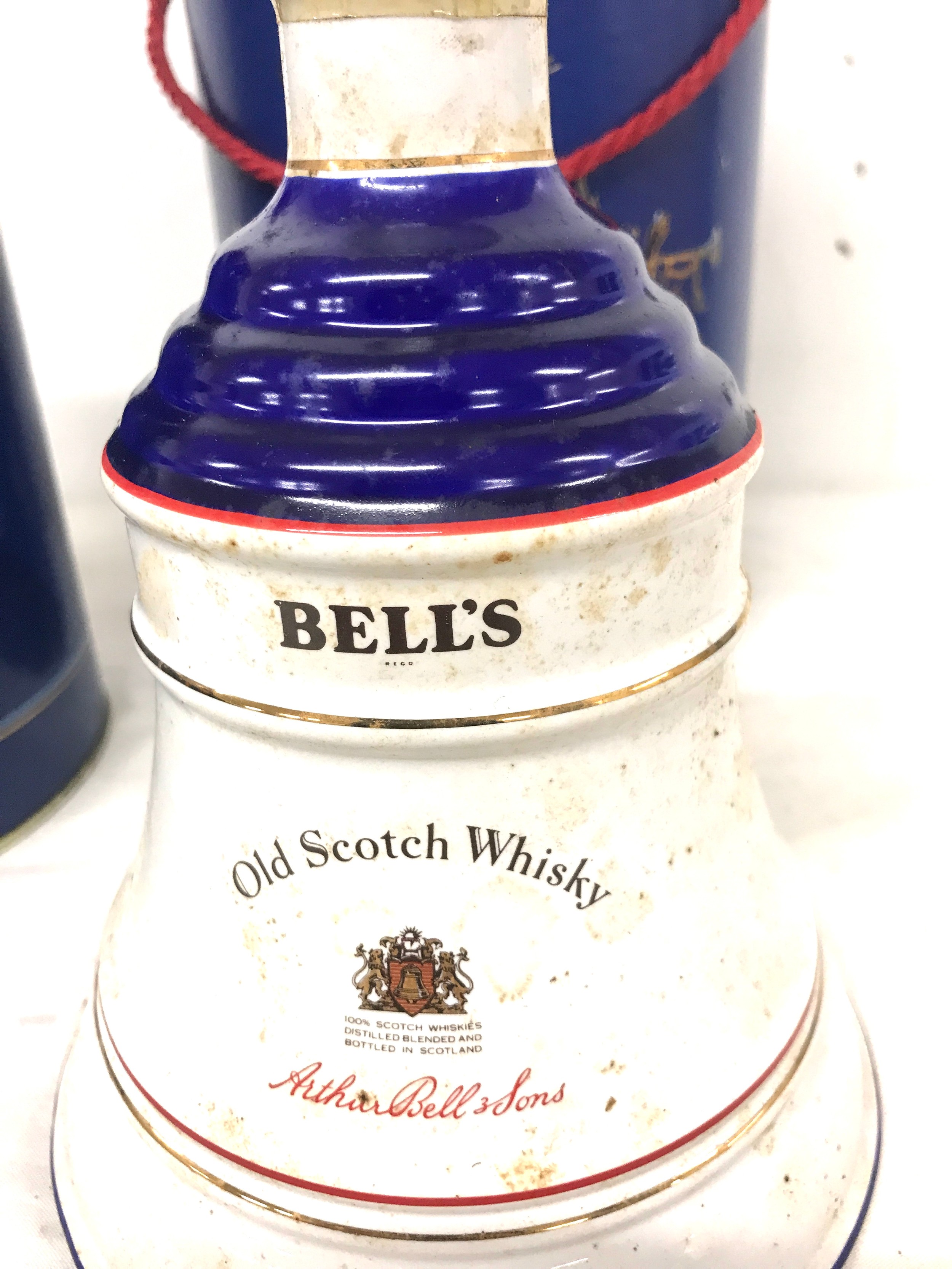 Two Royal Decanter Bells Old Scotch Whisky - Image 2 of 4