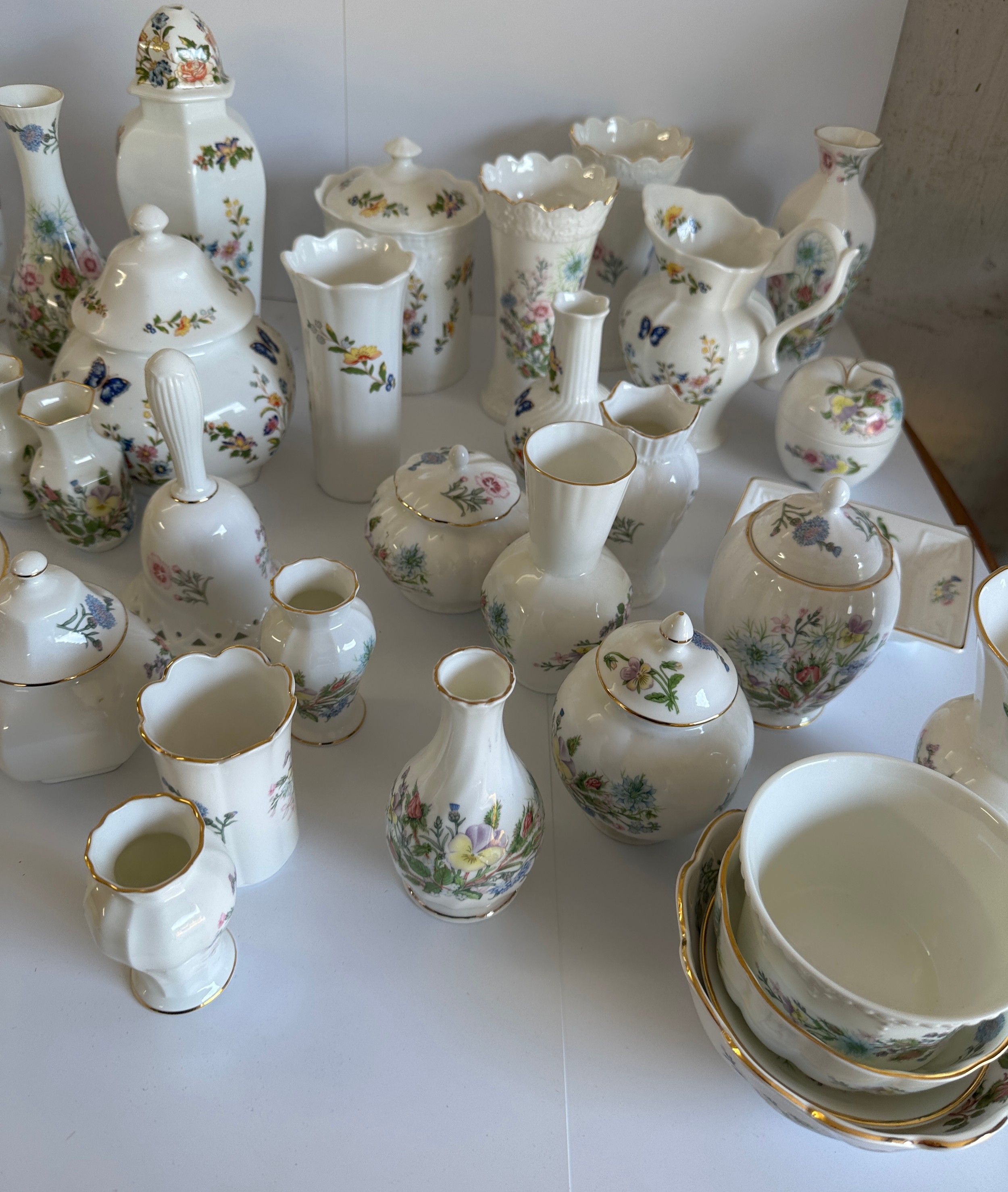 Large selection of Aynsley pieces to include jugs, vases and the patterns Cottage gardens and Wild - Image 2 of 9