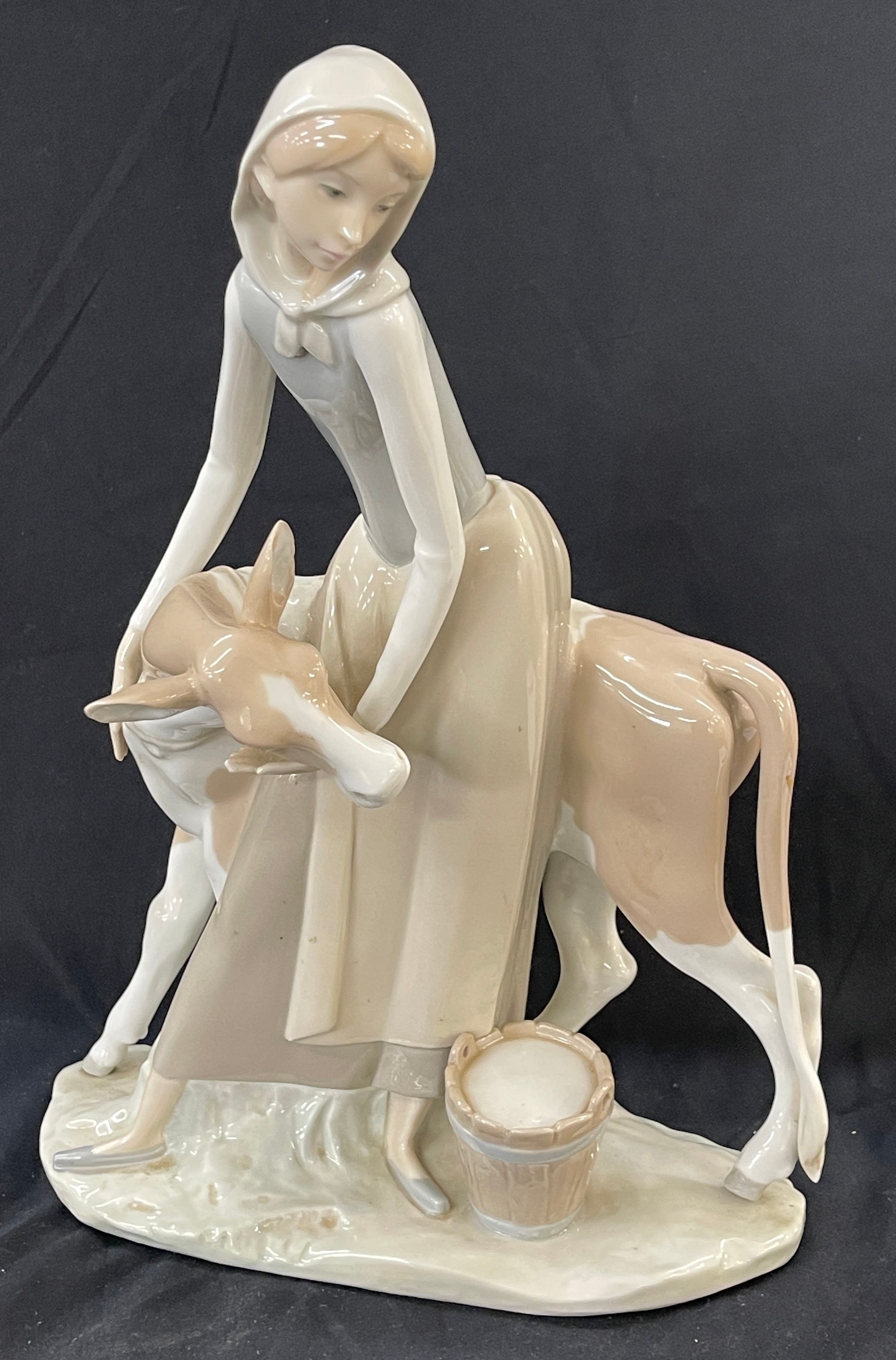 Lladro Porcelain Farmer Girl Miling Cow measures approximately 13 inches tall - Image 7 of 9