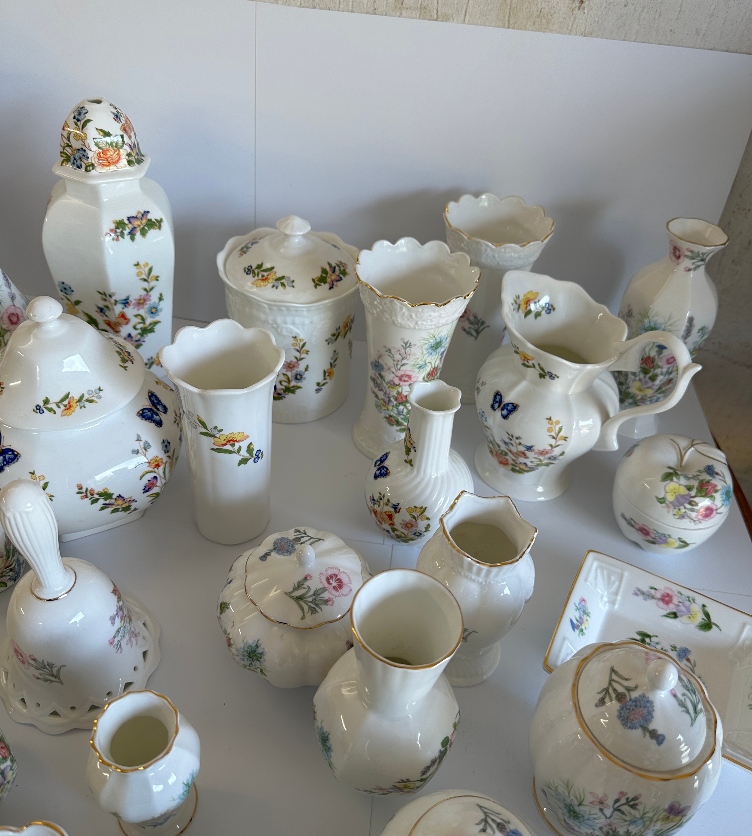 Large selection of Aynsley pieces to include jugs, vases and the patterns Cottage gardens and Wild - Image 3 of 9