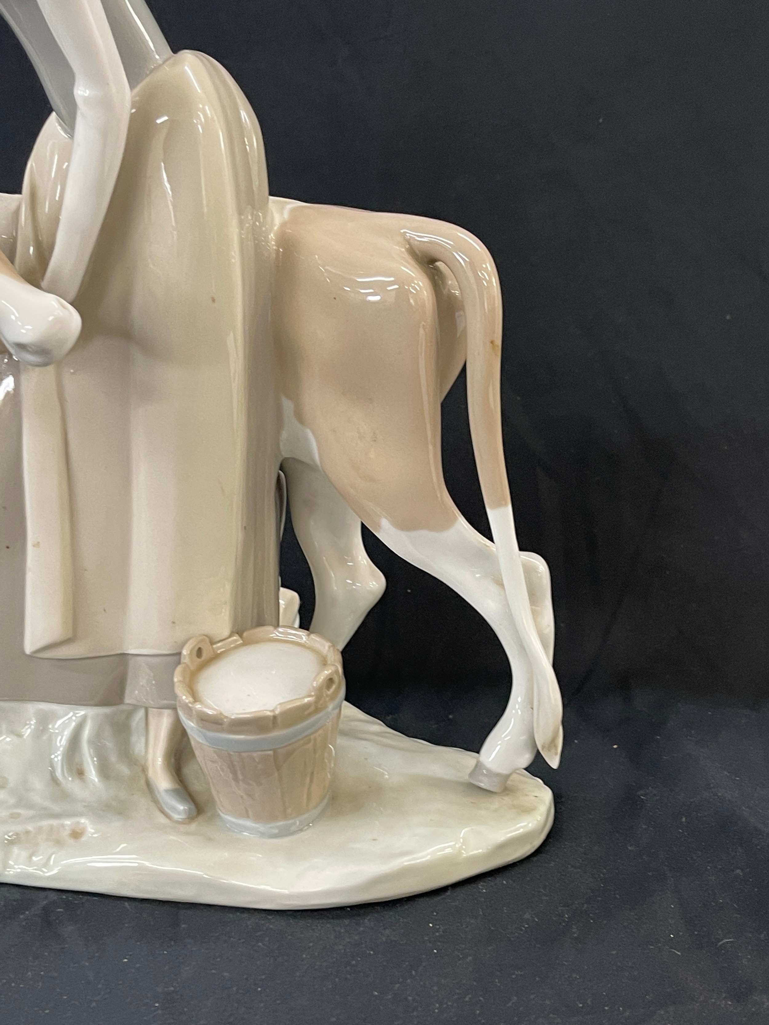 Lladro Porcelain Farmer Girl Miling Cow measures approximately 13 inches tall - Image 4 of 9