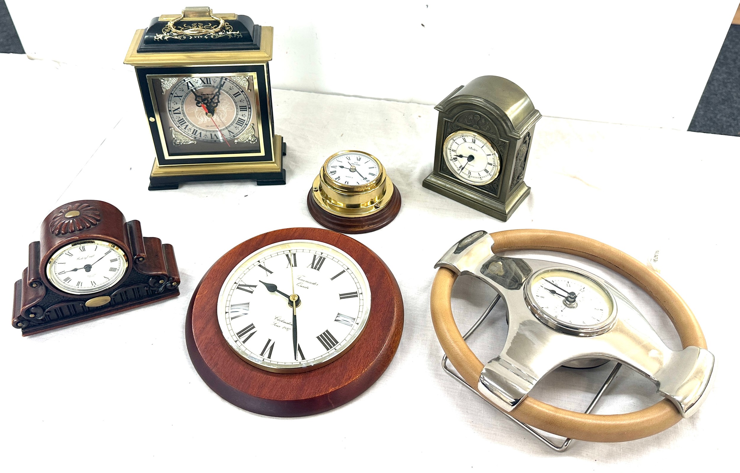 Selection of battery operated clocks to include wall hanging, mantel clocks etc, all untested - Image 6 of 6