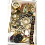 Tray of vintage costume jewellery