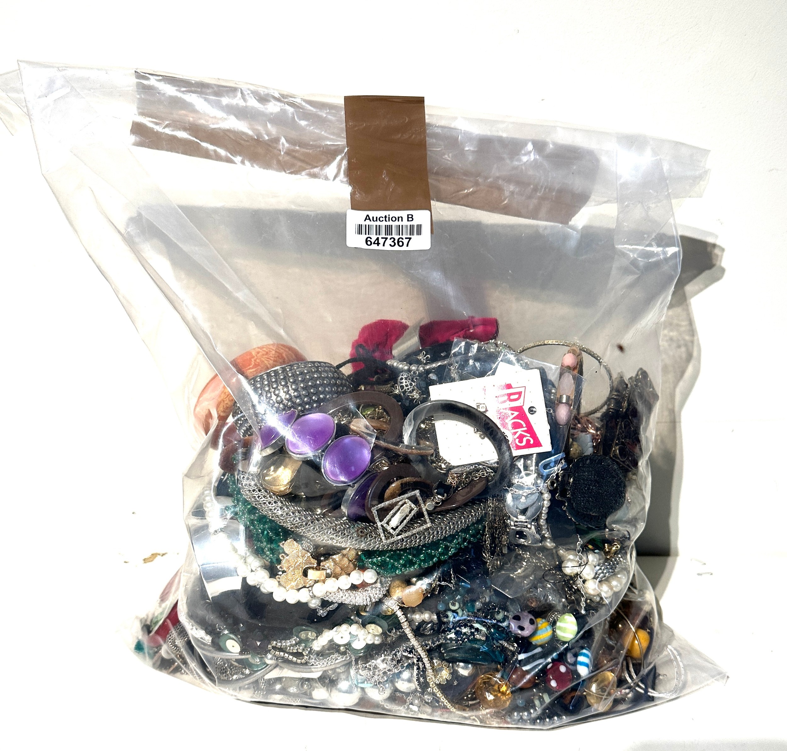 10kg UNSORTED COSTUME JEWELLERY inc. Bangles, Necklaces, Rings, Earrings.