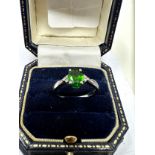 9ct white gold Diopside & diamond ring 3.2g