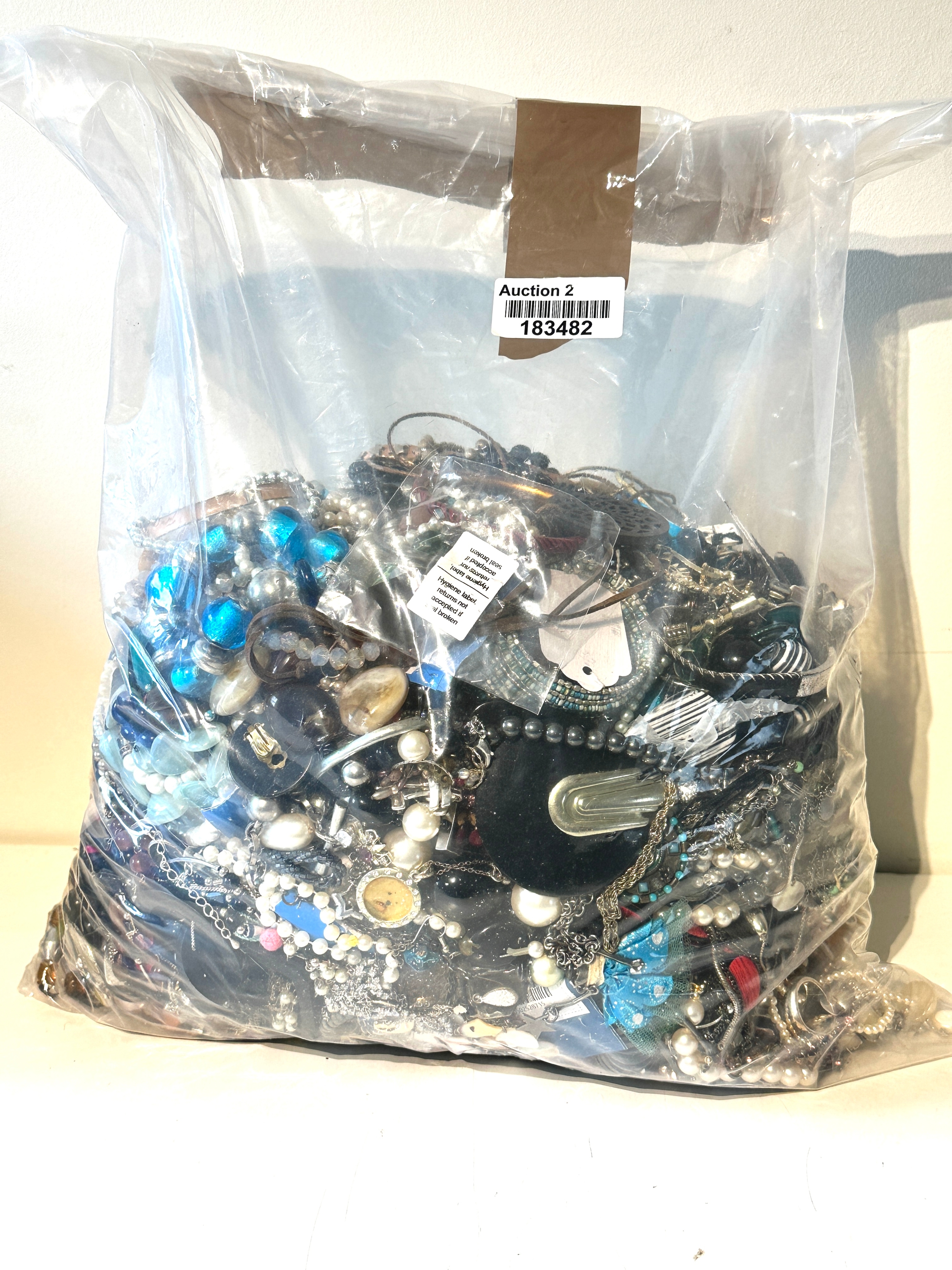 10kg UNSORTED COSTUME JEWELLERY inc. Bangles, Necklaces, Rings, Earrings.