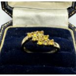 9ct gold yellow sapphire ring 2.6g