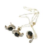 9ct white and yellow gold diamond and sapphire pendant necklace & stud earrings set (3.3g)