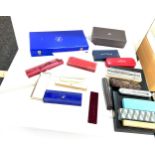 Selection of vintage and later fountain pen/ propelling pencil boxes includes Parker, Waterford etc