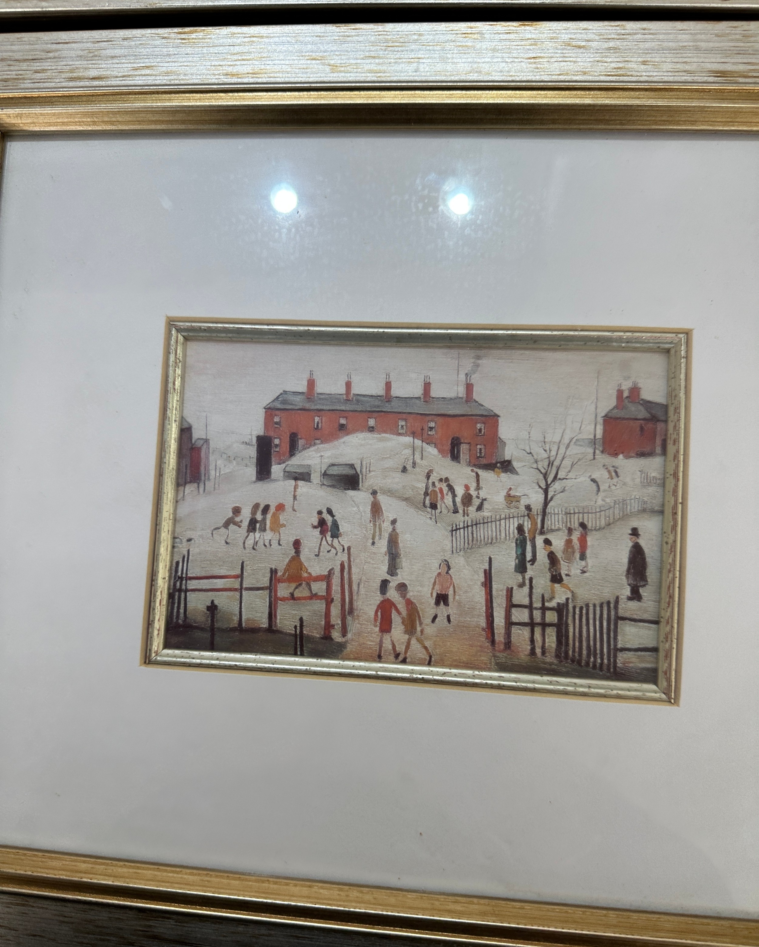 Four framed Lowry mini prints one signed- frames measures approx 14 inches wide by 11 inches long - Bild 5 aus 7