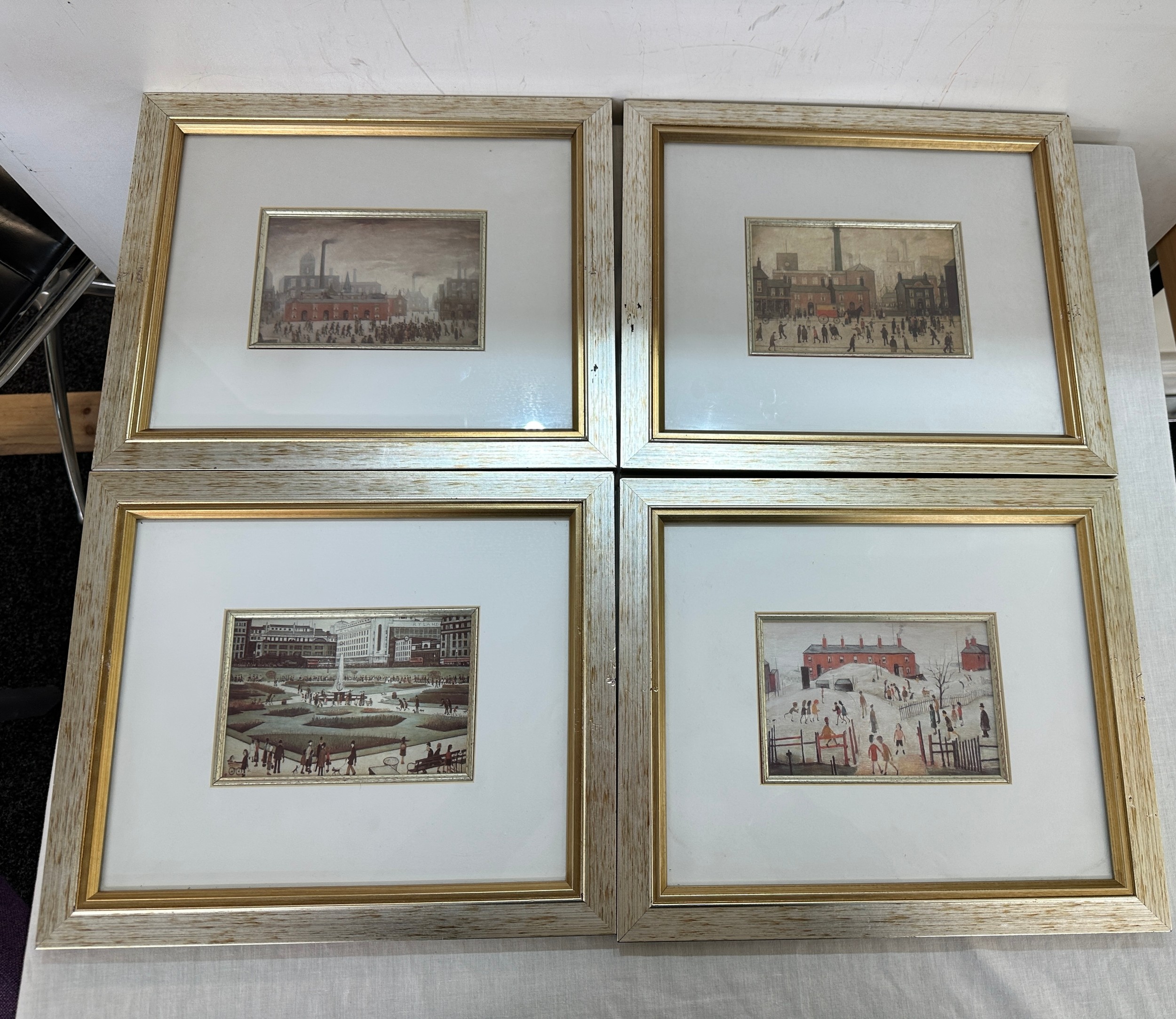 Four framed Lowry mini prints one signed- frames measures approx 14 inches wide by 11 inches long - Bild 2 aus 7