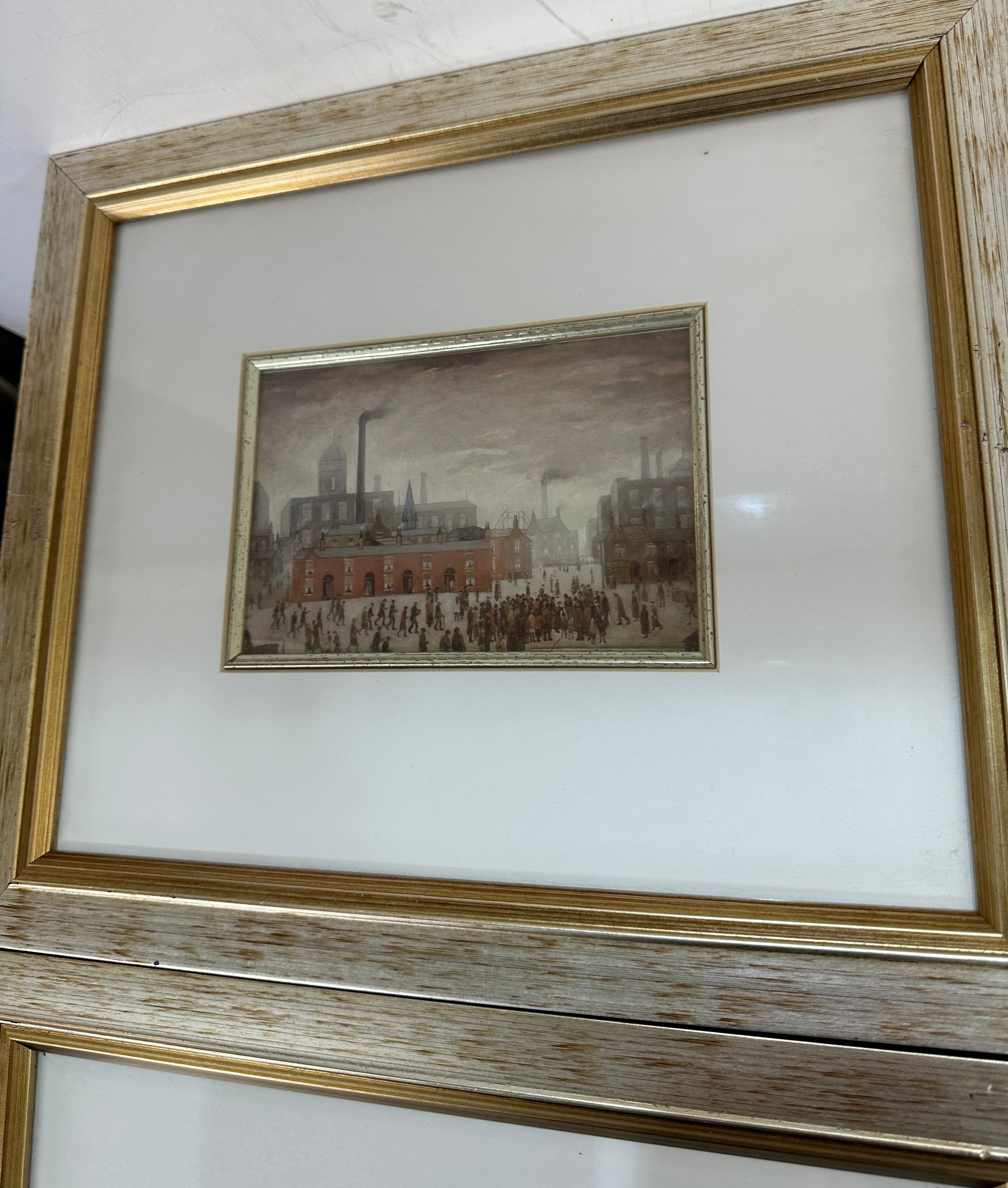Four framed Lowry mini prints one signed- frames measures approx 14 inches wide by 11 inches long - Bild 3 aus 7