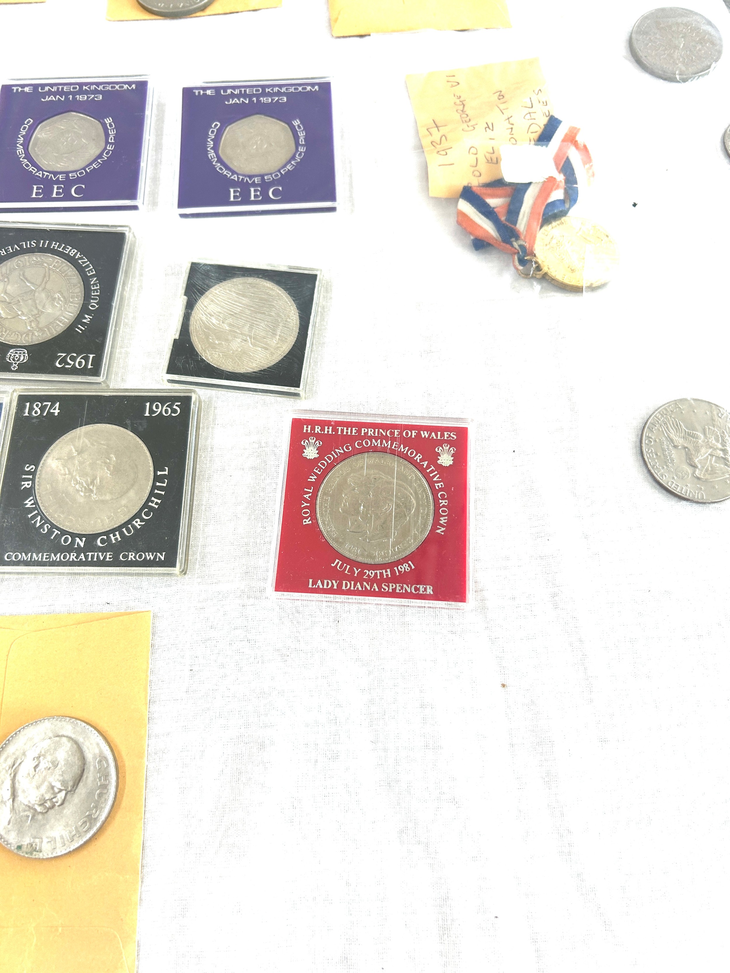 Selection of vintage and later coins to include various crowns, one dollar coin, Jersey 25p coin, - Bild 6 aus 7