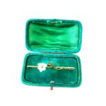 Antique art nouveau 15ct gold brooch crystal flower set with diamond weighs approx 4.6 grams