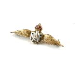 9ct gold and enamel sweet heart brooch marked 9ct 3.7 cm wingspan
