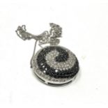 9ct white gold diamond & black diamond pendant necklace (6.3g)